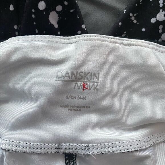 Danskin Now SZ S Speckled Black & White Yoga Capris - Picture 3 of 3